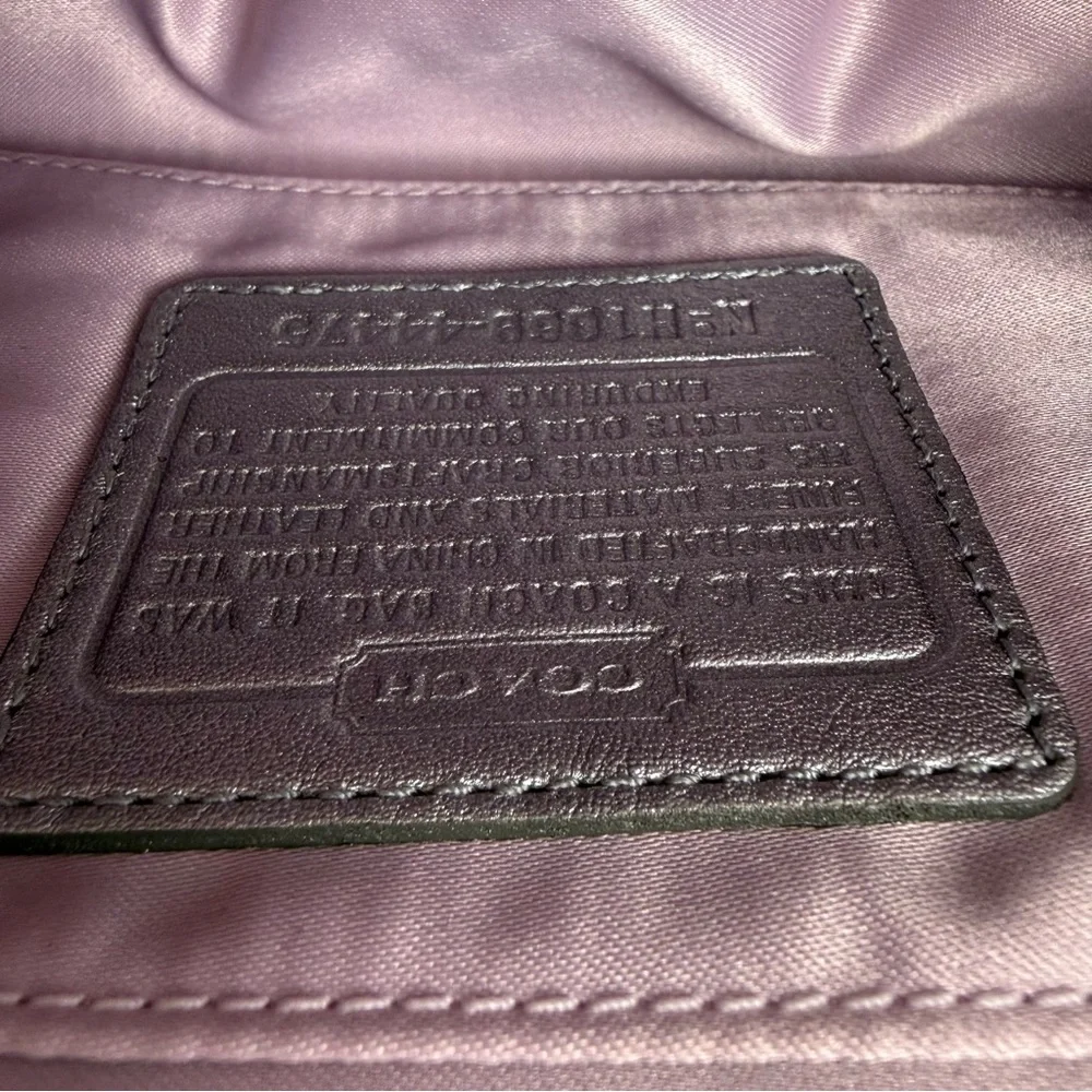 Coach Julia Limited Edition Silver Sequin Kisslock Clutch Wristlet - Picture 11 of 14